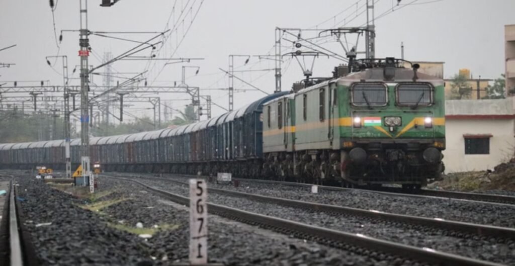 Cancelled Trains Alert: अगले महीने घूमने का प्लान किया है तो चेक करें — रेलवे ने रद्द की ये प्रमुख ट्रेनें रेलवे