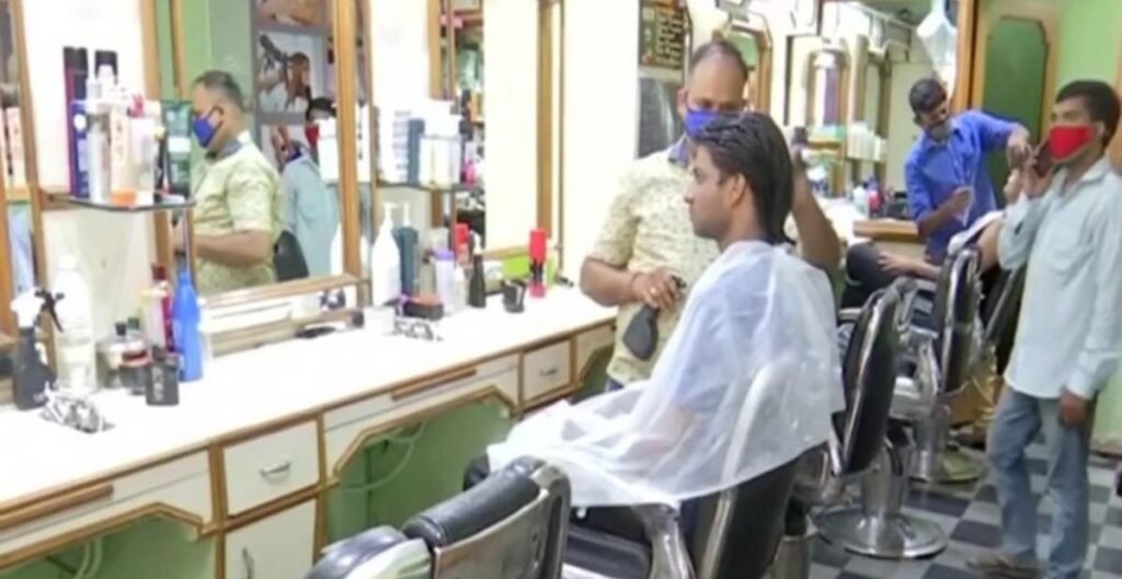 संसदीय समिति की सिफारिश: मोची और नाई को नई पहचान, ‘सौंदर्य सेवा प्रदाता’ व ‘जूता कारीगर’ कहने का प्रस्ताव नई पहचान