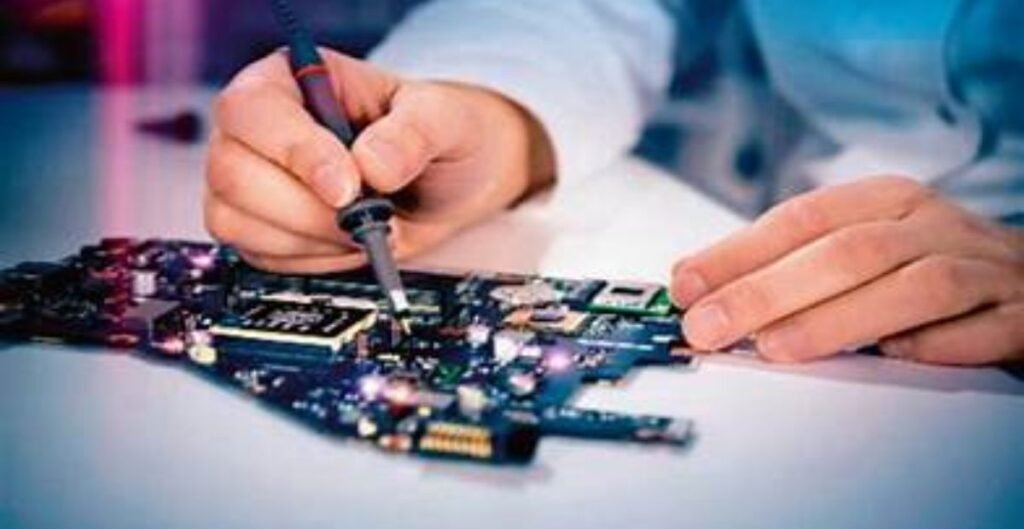 Electronics Manufacturing Boost: चौथे चरण में 29 प्रस्ताव मंजूर, ₹7104 करोड़ निवेश से बनेगा नया इकोसिस्टम Electronics
