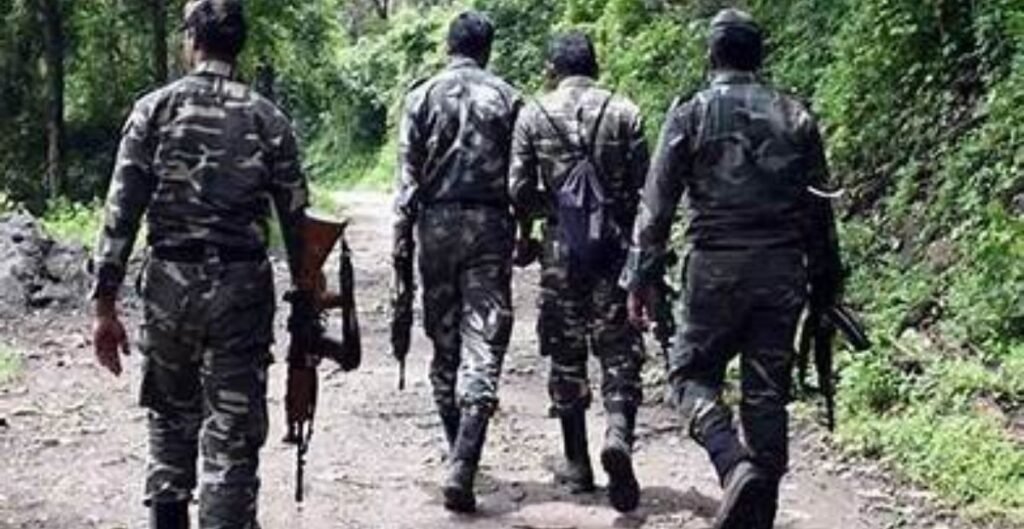 Naxal Operation: नक्सलवाद पर आखिरी प्रहार की तैयारी, 50 हजार जवानों का बड़ा अभियान शुरू जवानों