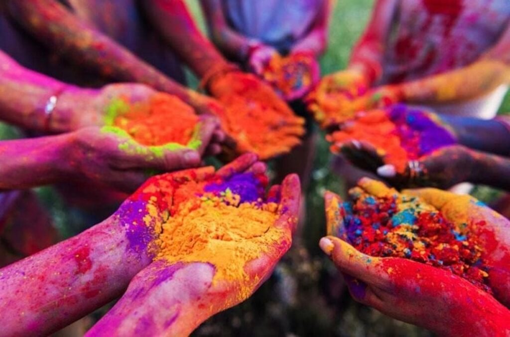 Holi 2026: भ्रम दूर, जानिए किस दिन जलेगी होलिका और कब खेली जाएगी होली