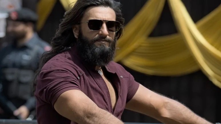 ‘धुरंधर’ के फ्लॉप होने के इंतजार में था बॉलीवुड? फिल्ममेकर ने किया दावा- बड़े डायरेक्टर्स ने कहा था सोमवार को बैठ जाएगी फिल्म