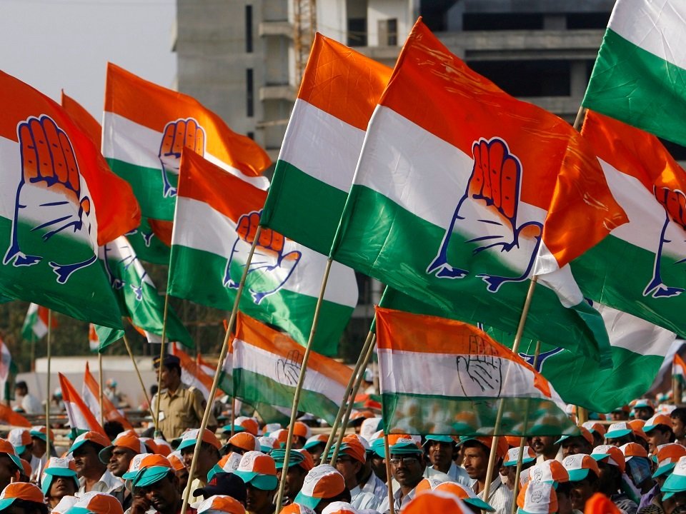 CG में सियासी हलचल: कांग्रेस का सख्त आदेश, भाजपा नेताओं के साथ मंच साझा करने पर रोक