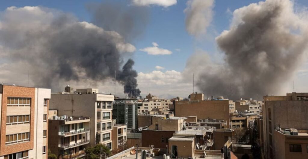 West Asia Conflict LIVE: US-ईरान शांति वार्ता आज, पाक पीएम से मिलने रवाना हुआ ईरानी प्रतिनिधिमंडल शांति वार्ता