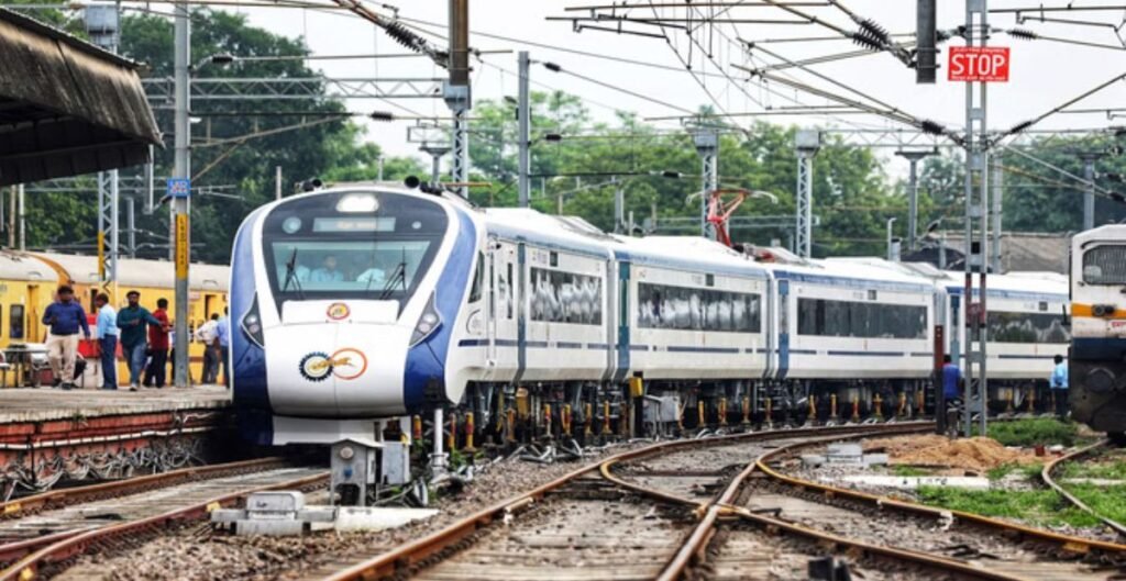 Indian Railways Plan: वंदे भारत से भी तेज ट्रेन की तैयारी, 220 किमी/घंटा रफ्तार से दौड़ेगी नई पीढ़ी की ट्रेन Indian Railways