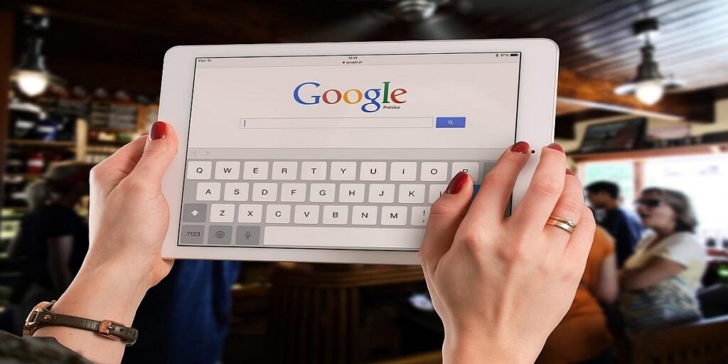 Google SynthID: AI से बनी फेक फोटो-वीडियो की अब खैर नहीं! Google लाया पहचानने वाला नया फीचर