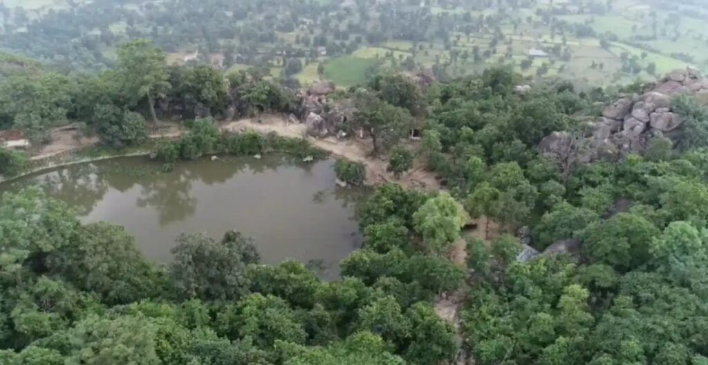 रहस्यमयी तालाब