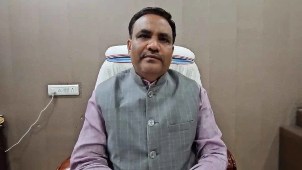 ’56 हजार रुपये भेज दो…’, छत्तीसगढ़ राज्य वक्फ बोर्ड के अध्यक्ष का WhatsApp हैक, सलीम राज ने की शिकायत छत्तीसगढ़