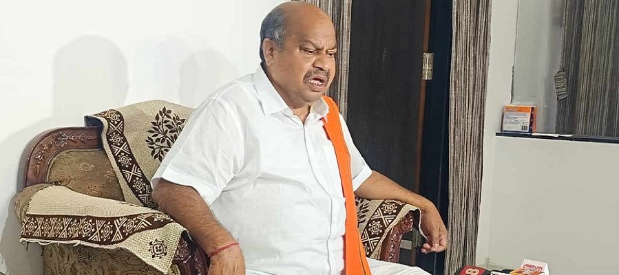 CG News: सोशल मीडिया पर BJP विधायक पुरंदर मिश्रा के खिलाफ आपत्तिजनक पोस्ट, युवक के खिलाफ पुलिस ने दर्ज की FIR