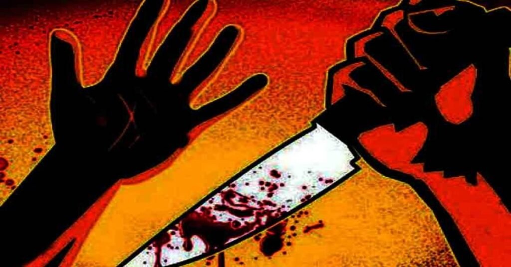 CG Crime: सरकारी स्कूल में चाकूबाजी से मचा हड़कंप, पानी की बोतल के विवाद में छात्र पर हमला