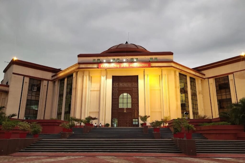 बिलासपुर हाईकोर्ट का नया रोस्टर लागू: 3 जुलाई से बदलेगी बेंचों की सुनवाई व्यवस्था, CJI बेंच सुनेगी PIL