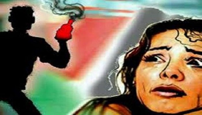 CG Crime : बात न करने पर भड़का आरोपी, कांवड़ यात्रा में महिला पर फेंका एसिड; दो मासूम भी झुलसे