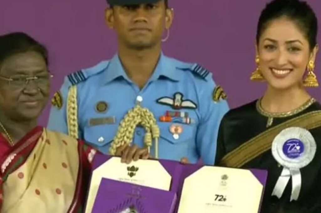 National Award 2026: यामी गौतम का ब्लैक साड़ी लुक हुआ वायरल, ‘Article 370’ के लिए मिला सम्मान