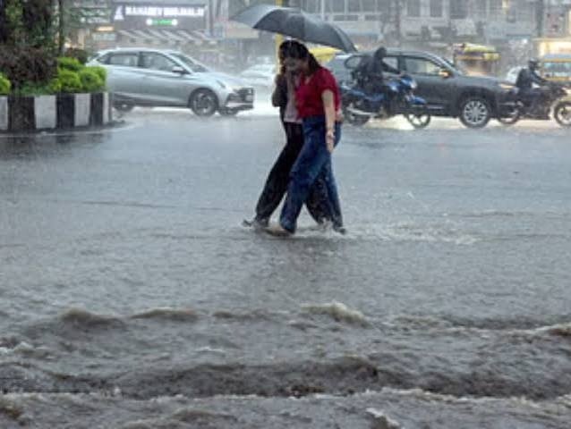 छत्तीसगढ़ मौसम अपडेट: 19 सितंबर से बदलेगा मौसम, 20 से 24 तक भारी बारिश का अलर्ट छत्तीसगढ़ मौसम अपडेट: 19 सितंबर से बदलेगा मौसम, 20-24 तक भारी बारिश का अलर्ट