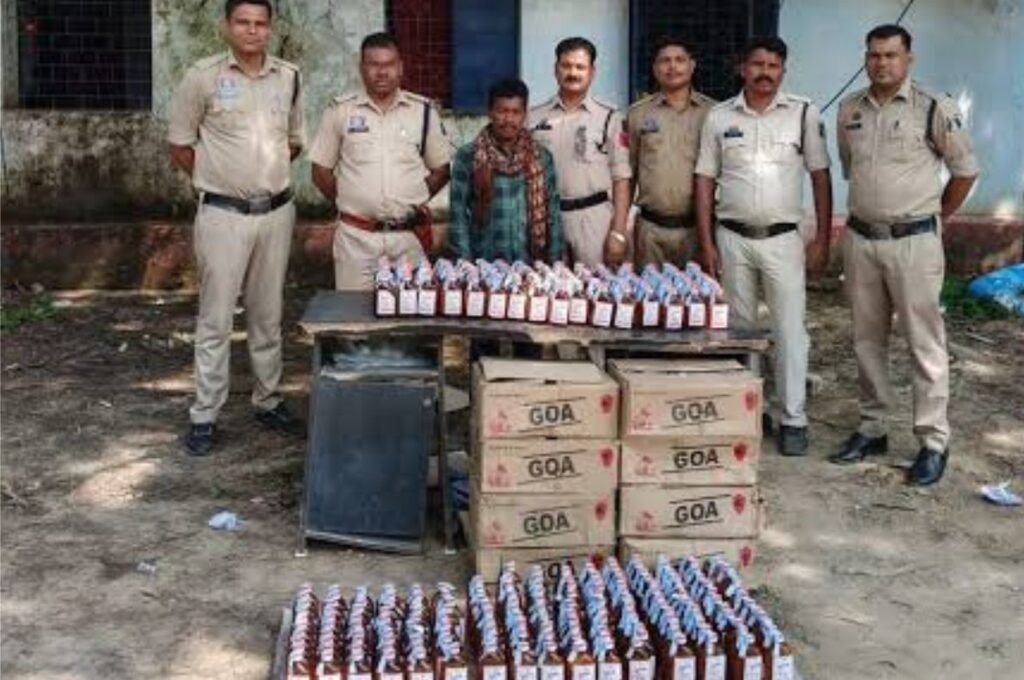 कोरबा में अवैध शराब पर बड़ी चोट! धान के खेत से मिलीं गोवा व्हिस्की की 389 बोतलें