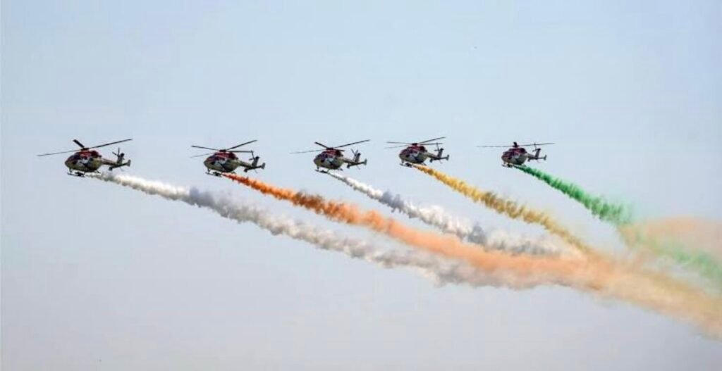Varanasi Air Show: भव्य नजारा! नमो घाट पर राफेल-सुखोई की गर्जना, आसमान में दिखी भारतीय वायुसेना की ताकत