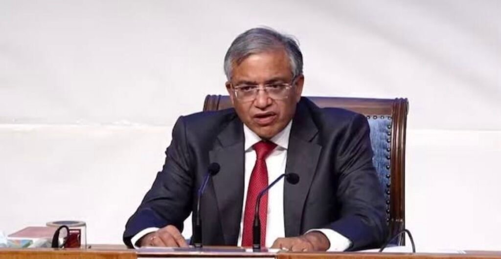 Supreme Court: चुनाव आयोग पर उठे गंभीर सवाल, CEC ज्ञानेश कुमार से जुड़े मामले में सुनवाई टली